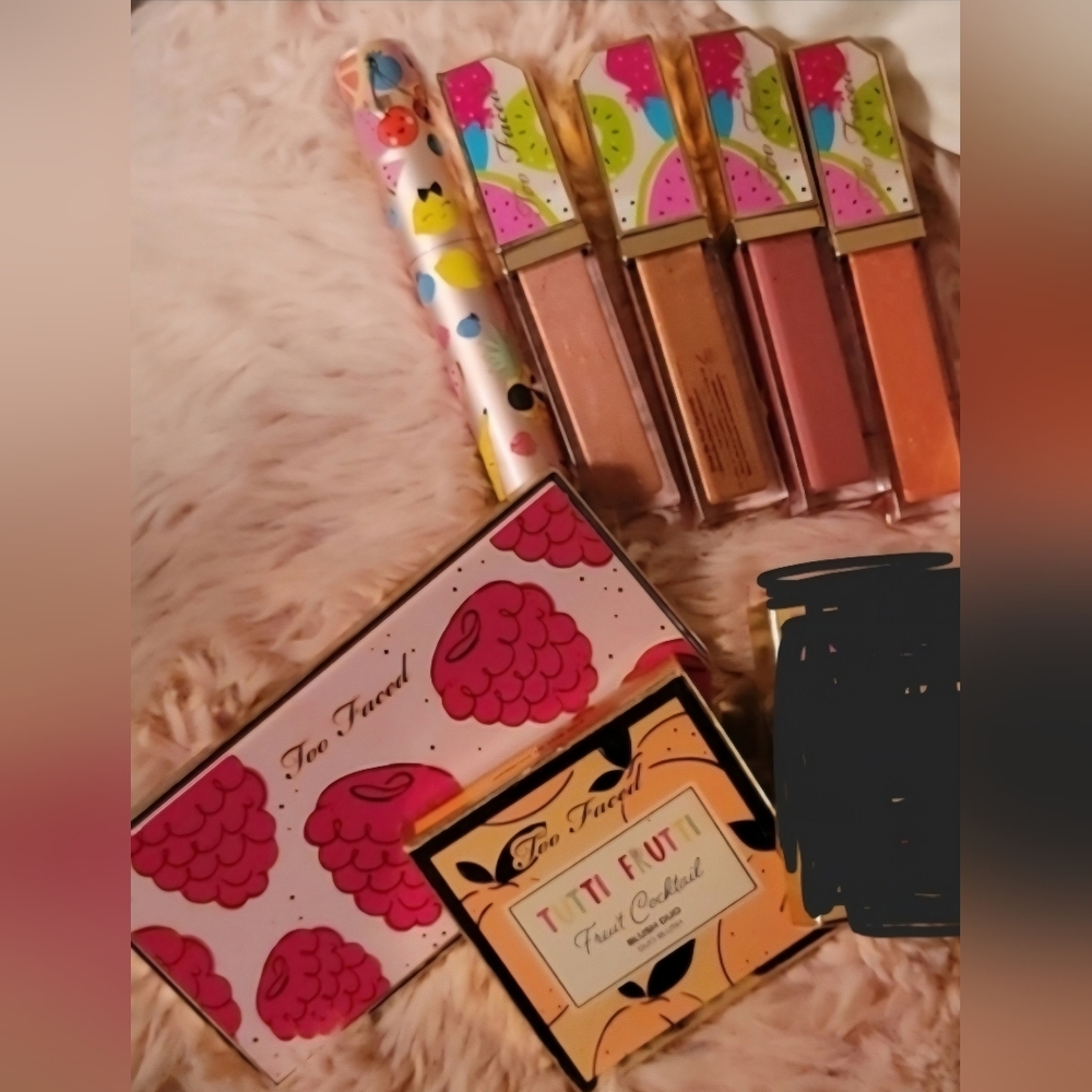 LIMITED EDITION NEVER USED Too faced tutti fruitti bundle